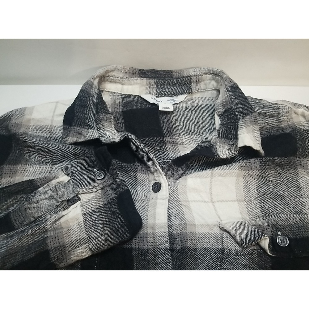 Old Navy The Boyfriend Shirt Womens Large Long Sleeve Plaid Flannel Button Up